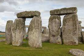 Piedra.  (entre los 2.500.000 y 3.000 años a. C.)