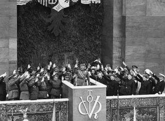 Se aísla al Franquismo