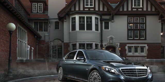 The new kid Dave, finally opens up to Derek who is the first to talk to him and Dave takes him to his house.