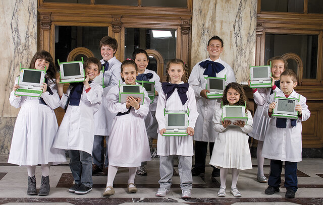 Creación del Plan Ceibal en Uruguay