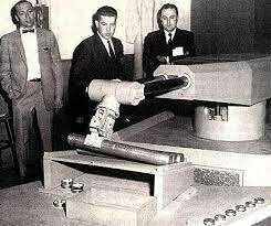 Primer robot Artificial