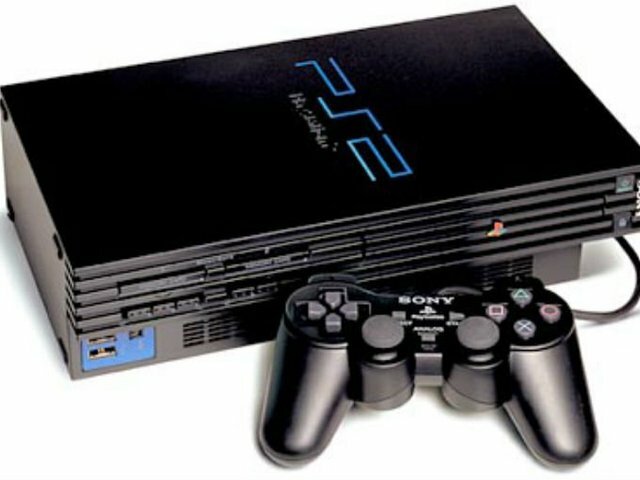 Sony lanza la Playstation 2