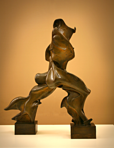 FORME UNICHE DELLA CONTINUITÀ NELLO SPAZIO, Boccioni