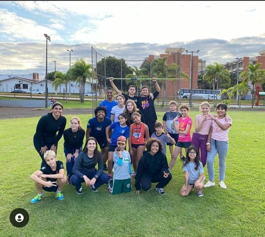 ATLETISMO: ARREMESSO DE PESO E LANÇAMENTO DE DARDO