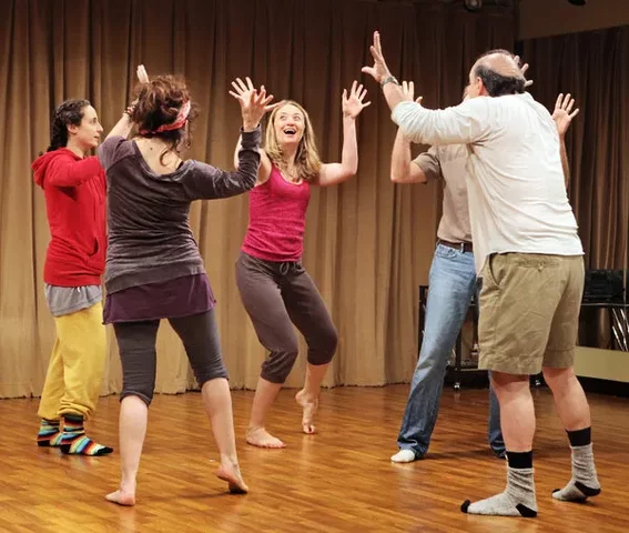 Play (Circle Mirror Transformation)