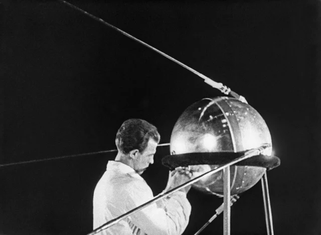 1957 El Sputnik causa una cadena de reacciones