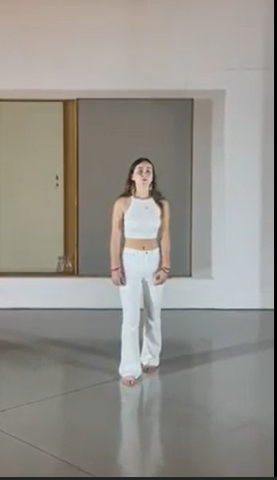 Women in the fountain