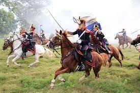 Lidera la creación del regimiento de granaderos a caballo para liberar a Chile y Perú