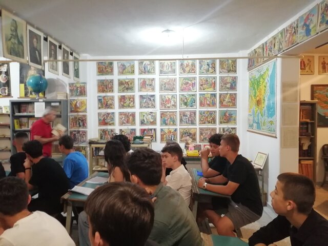 «Σώπα Δάσκαλε», Θεατρικό