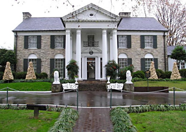 Elvis owns his own Graceland Mansion
