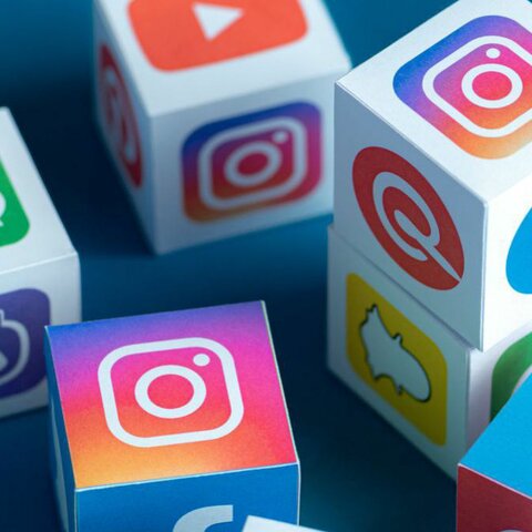 APARICIÓN DE LA PRIMERA RED SOCIAL