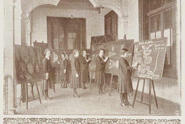 PRIMERA ESCUELA DE MUJERES