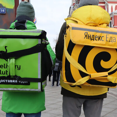 Timeline: Развитие курьерской доставки в России (1990-2023)