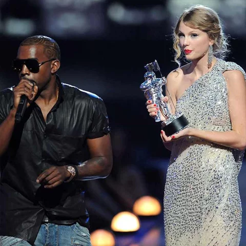 LA PELEA DE TAYLOR Y KANYE