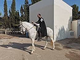 Edad Media Entrega de mensajes por emisarios a pie y a caballo