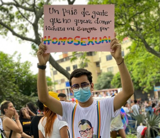 La orientación sexual de una persona no es un problema a la hora de donar sangre.
