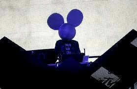 Deadmau5 DJs the VMAs