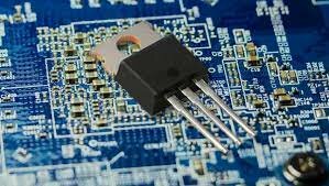 SEGUNDA GENERACION- LOS TRANSITORES