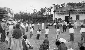 Se crea el Consejo Nacional de Fomento Educativo