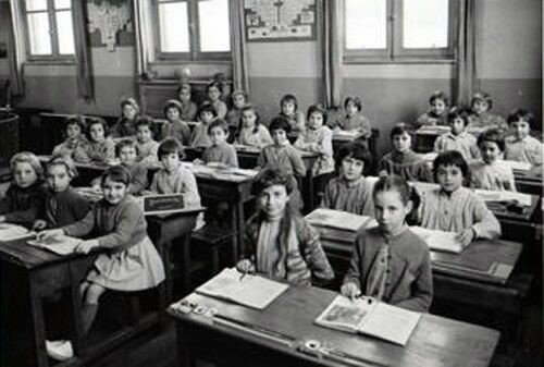 EDAD CONTEMPORÁNEA, SE ESTIMULA EL DESEO DE APRENDER