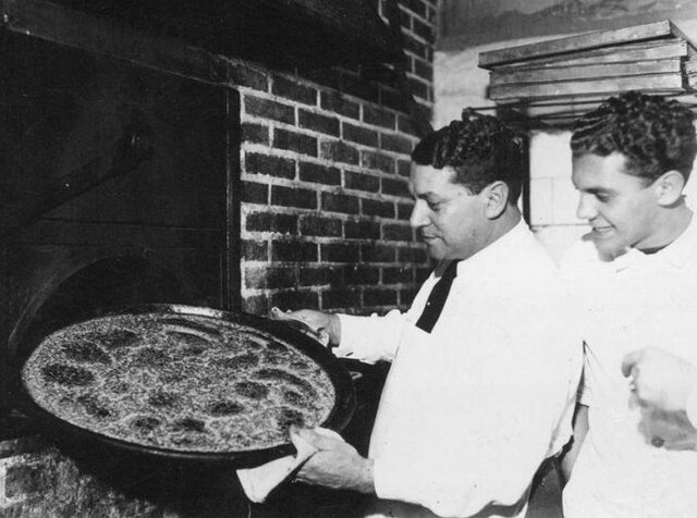 Primera Pizzería en un país de habla hispana