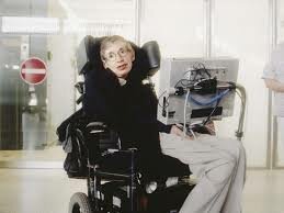 Stephen en una silla de ruedas