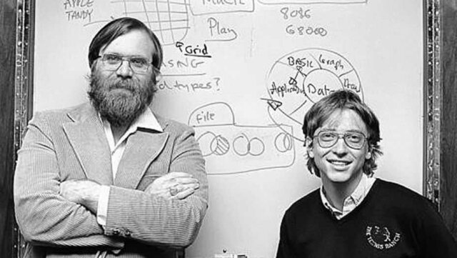 1975: Microsoft: Bill Gates y Paul Allen fundan Microsoft en abril.