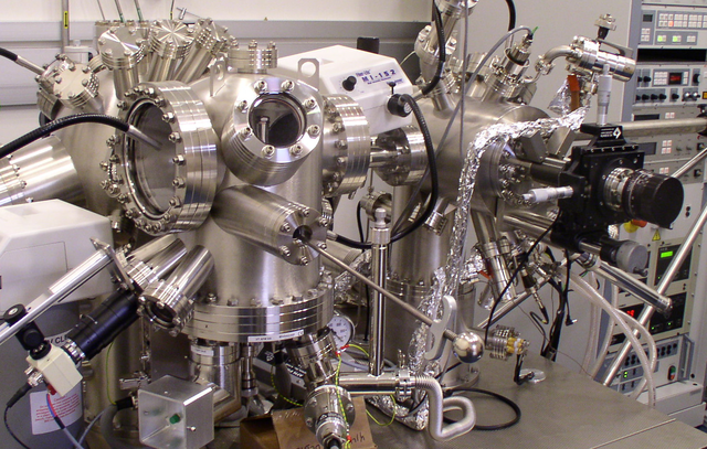 Scanning tunneling microscope