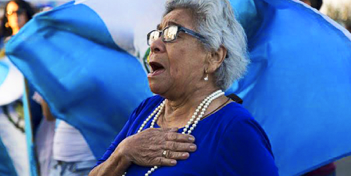 Se aprueba la modificación de la letra del Himno Nacional