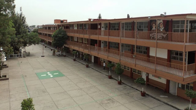 Clases de la Escuela Secundaria Técnica 113 Juan Carlos Salas Fiesco