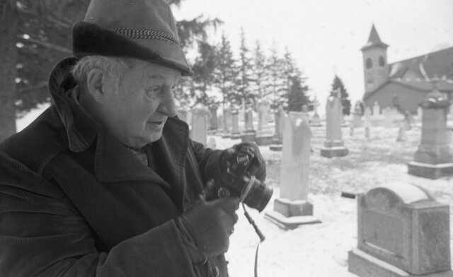 Cemetery directory Sunday pictorial