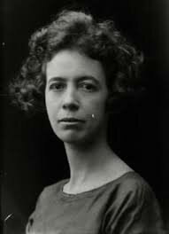 primera mujer - líder política