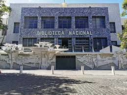 Inicio de la construcción del Edificio de la Biblioteca Nacional y el Archivo General de Gobierno (Actualmente se conoce como Archivo General de Centro América)