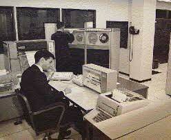 "Red Académica de C o BITNET" establecida por la UNAM