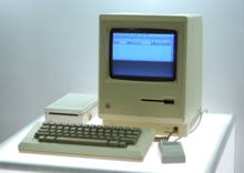 Lanzamiento de la Macintosh.