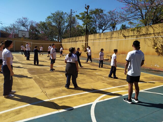 Ida ao colégio Eron