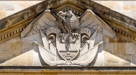 Timeline: ESCUDO NACIONAL EN DIFERENTES EPOCAS