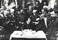 Se produjeron 2 levantamientos menores contra el dictador