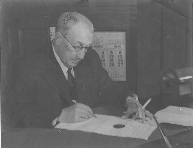 Presentación de renuncia a la presidencia de Jorge Ubico