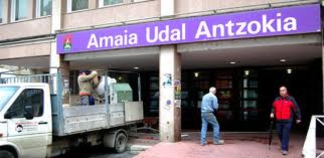 Amaia udal antzokia eraiki.