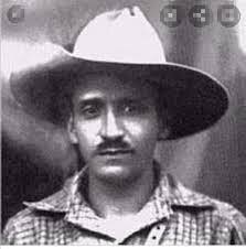 El Doctor Rafael Morales describe el modo de transimsión de la enfermedad provocada por la mosca "Colmoyote"