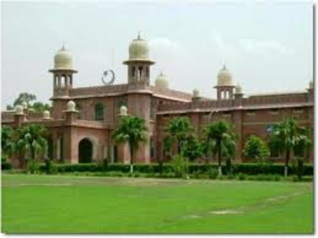 Je seri l'universite.