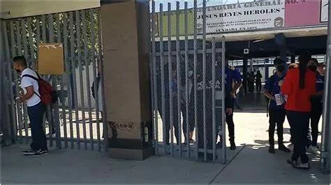 Explocion de experimento quimico en la secundaria tecnica 87