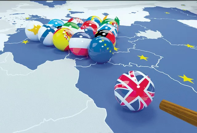 1990 europeos controlan la economía global