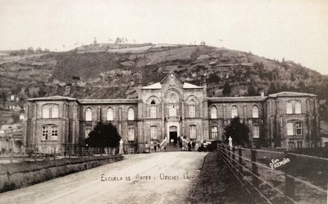 1832 Creación de la Escuela Central de Artes y Oficios.
