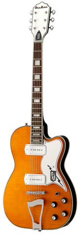 En el campamiento, yo canté, actué, y jugué la guitar y piano.