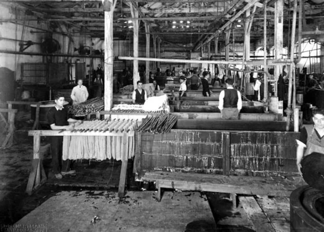 Primera fabrica textil de producción masiva