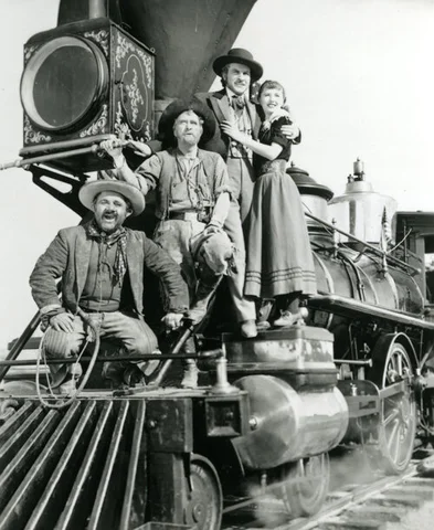 Continua los montajes con los westerns