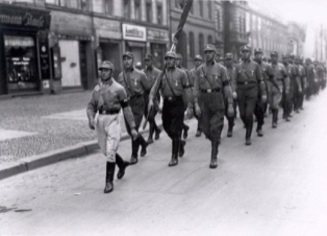 France militarizes the Rhineland