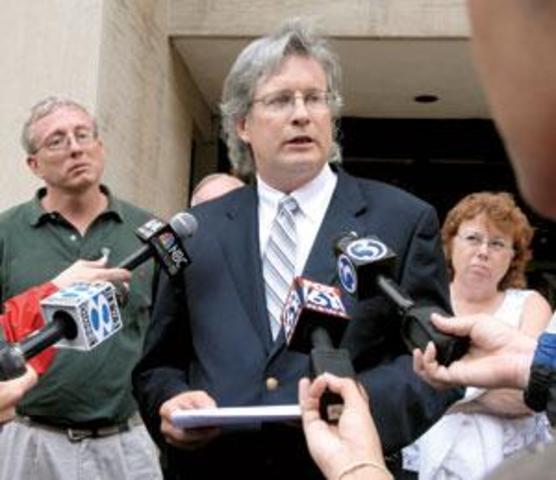 Petit asks state probe into author’s access to ‘infamous’ prisoner